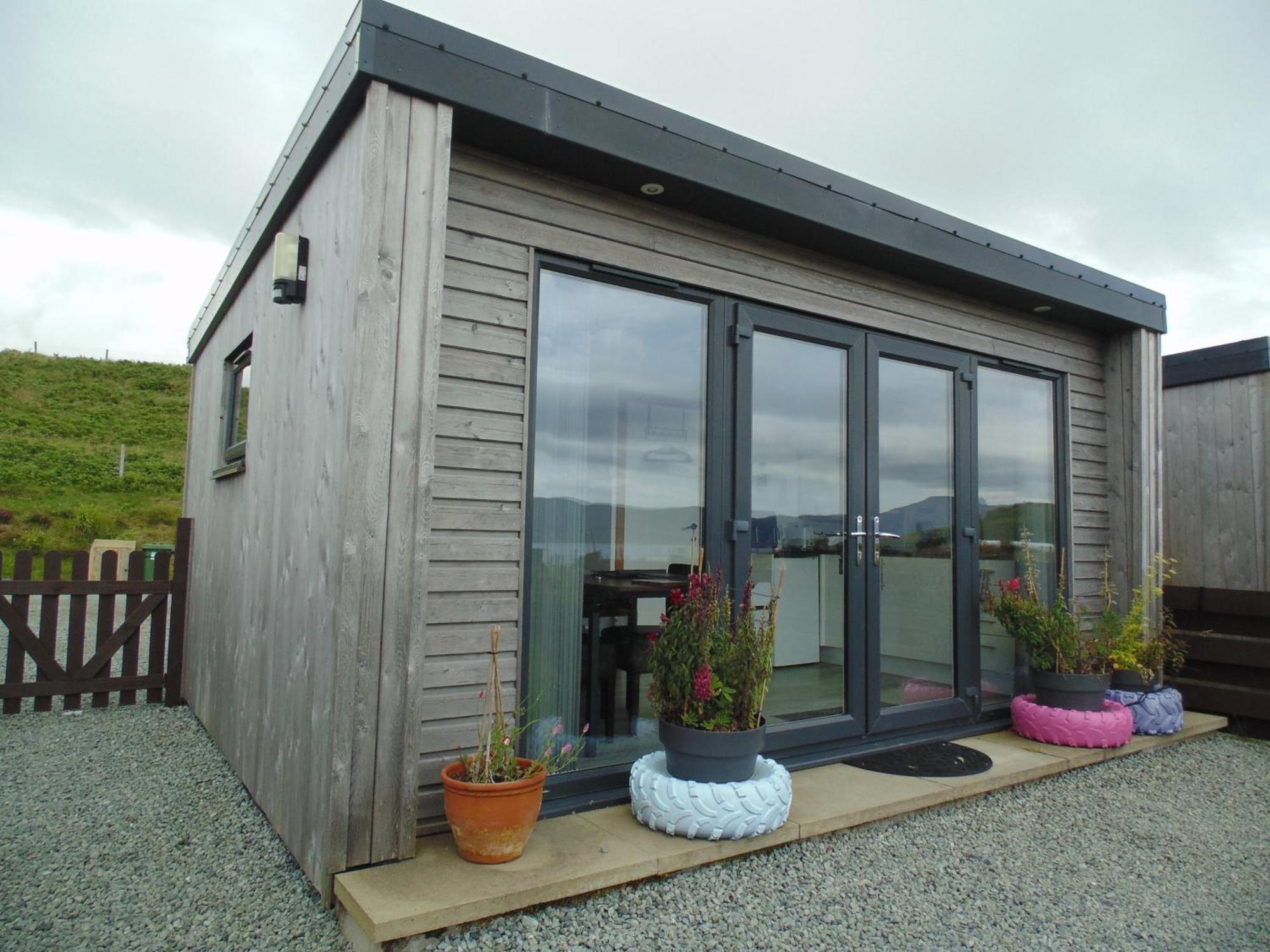 Lampay Chalets Dunvegan  Exterior photo