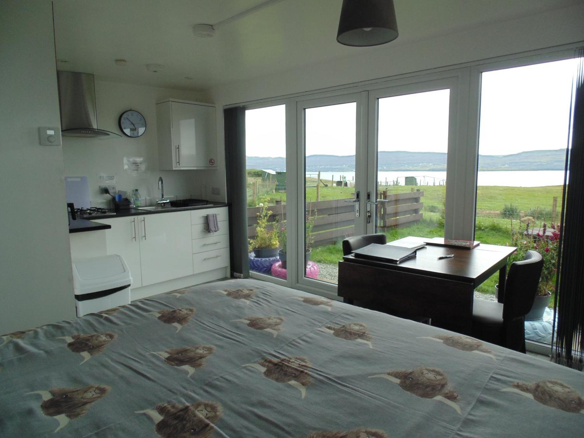 Lampay Chalets Dunvegan  Exterior photo